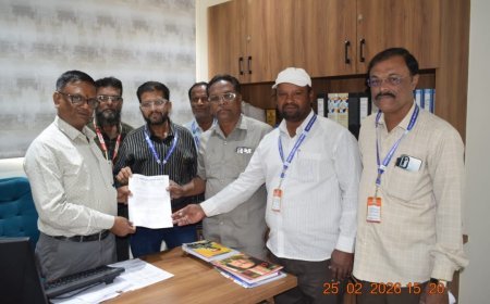 साप्ताहिक वृत्तपत्रांना जाहिराती पुन्हा सुरू करण्यासाठी निवेदन