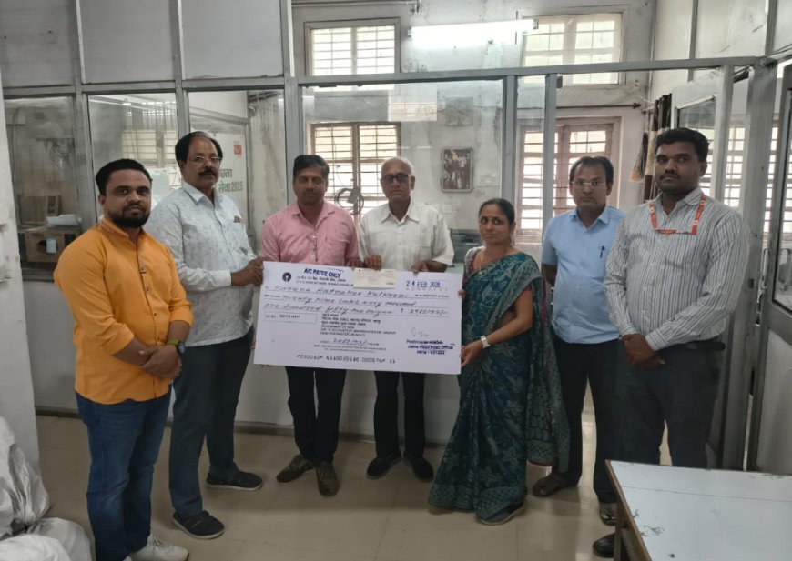 Insurance cheque worth ₹29.60 lakhs handed over by India Post