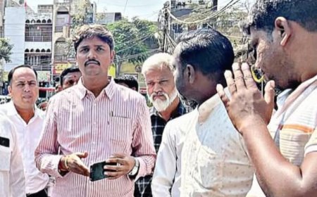 अतिक्रमणाविरोधातील ऋषिकेश जैस्वाल यांचे आंदोलन तात्पुरते स्थगित, प्रशासनाकडून कारवाईचे आश्वासन; हातगाड्या हटवण्याबाबत लवकरच निर्णय