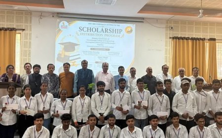 Scholarship Distribution Program  organised by ALUMINI ASSOCIATION OF GOVT ENGINEERING COLLEGE Chhatrapati Sambhajinagar,for the needy students studying in the institute.