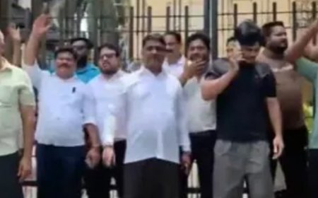 मीरा रोड में बकरीद पर तनाव: सोvसाइटी में बकरों के लिए बने शेड को तोड़ा, हनुमान चालीसा पाठ कर हुआ प्रदर्शन.
