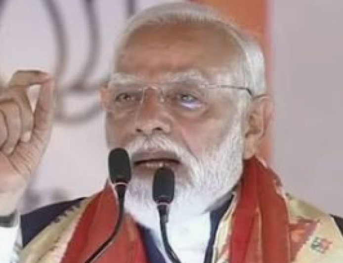 पंतप्रधानांच्या आवाहनानंतर शेअर बाजारात मोठी घसरण; एकाच दिवसात ₹4 लाख कोटींची गुंतवणूकदारांची संपत्ती स्वाहा.