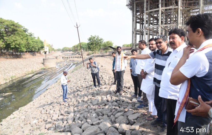 सुखना नदीला मिळणार नवे रूप; पुनरुज्जीवनासाठी सभापती अनिल मकरीये यांनी सर्व प्रशासकीय अधिकाऱ्यांसमवेत केली प्रत्यक्ष पाहणी.