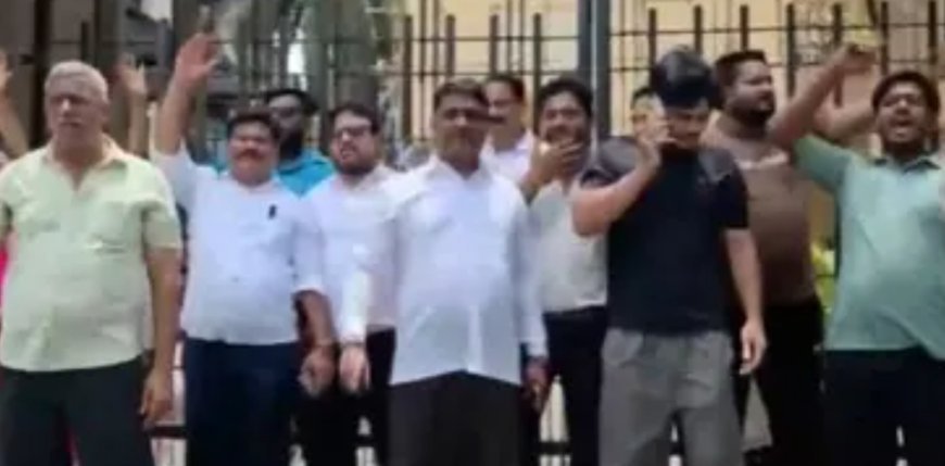 मीरा रोड में बकरीद पर तनाव: सोvसाइटी में बकरों के लिए बने शेड को तोड़ा, हनुमान चालीसा पाठ कर हुआ प्रदर्शन.