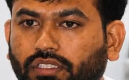 Cockroach Janata Party Files Police Complaint, Alleges Abhijit Iyer-Mitra 'Planted' Protester to Discredit Jantar Mantar Rally.