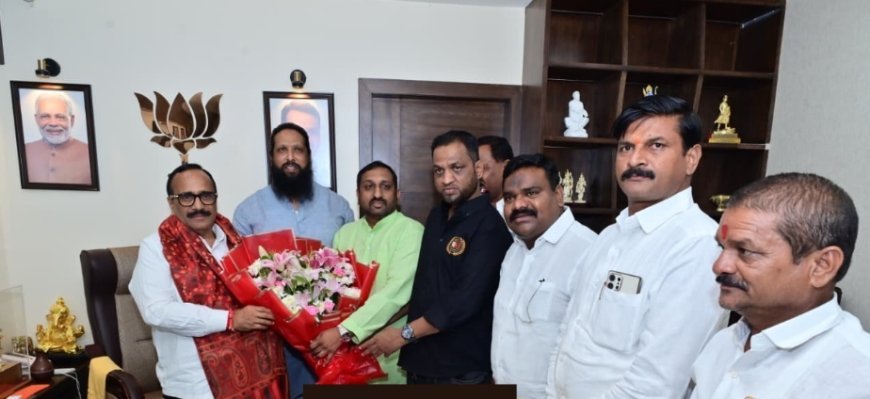 Cabinet Minister Atul Save Elected Aurangabad District Cricket Association President; Dignitaries Extend Congratulations.