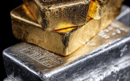 सोना-चांदी फिर चमके: सोना ₹1,748 उछलकर ₹1.43 लाख पार, चांदी ₹3,863 महंगी होकर ₹2.29 लाख।