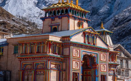 बद्रीनाथ-केदारनाथ मंदिर फंड दुरुपयोग और अयोध्या चंदा चोरी के आरोपों से हड़कंप, ट्रस्ट ने जांच के आदेश दिए।