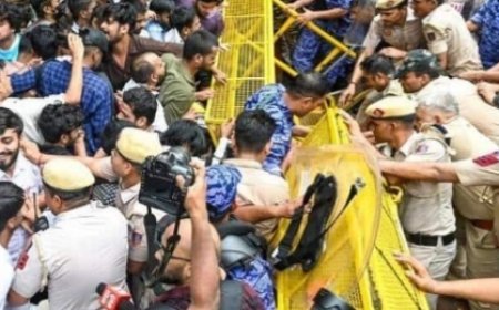 Tension at Jantar Mantar: CJP Protesters Clash With Police, Media Personnel Allegedly Assaulted".