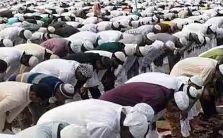 "अयोध्या के जगद्गुरु परमहंस आचार्य की मांग: भारत में नमाज पर पूर्ण प्रतिबंध लगे".