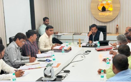 छत्रपती संभाजीनगर महानगर प्रदेश विकास प्राधिकारण कामाचा  आयुक्त जी.श्रीकांत यांच्याकडून आढावा.