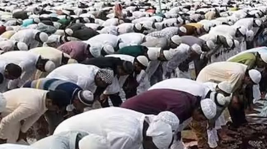 "अयोध्या के जगद्गुरु परमहंस आचार्य की मांग: भारत में नमाज पर पूर्ण प्रतिबंध लगे".