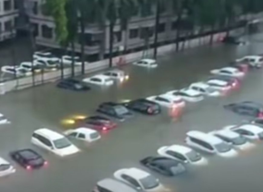 "Gujarat Rains: Dramatic Videos Show Vehicles Underwater In Valsad's Gunjan Area".