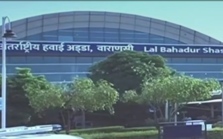 Security Scare at Varanasi Airport: Passenger’s Firearm Discharges, Probe Launched Two Airport Screeners Injured After Passenger’s Gun Goes Off in Varanasi Varanasi Airport Incident: Passenger Travelling to Mumbai, Investigation Underway