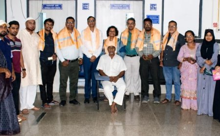 Doctors Honoured at GHATI Hospital for Successful Brain Tumour Surgery  All India Ulama Board Mutawalli Wing Felicitates Neurosurgery Team for Treating Patient from Aurangabad .