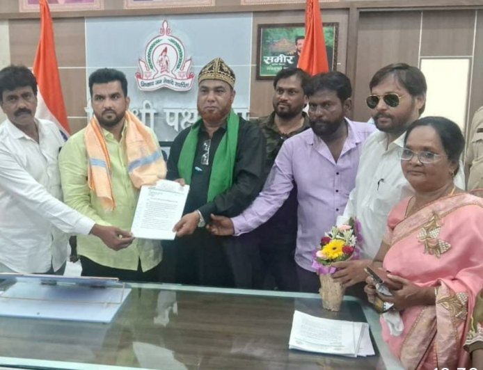 ऑल इंडिया बोर्ड मुतवली विंग तर्फे टॉम ऑफ मलिक अंबर दर्गाचे सुशोभीकरण करण्यासाठी महानगर पालिका प्रशासनास निवेदन