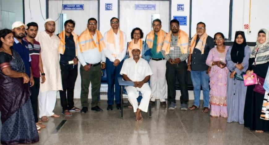 Doctors Honoured at GHATI Hospital for Successful Brain Tumour Surgery  All India Ulama Board Mutawalli Wing Felicitates Neurosurgery Team for Treating Patient from Aurangabad .
