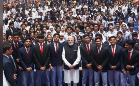Kharge Turns ‘Report Card’ Remark on Modi, Lists Youth Concerns