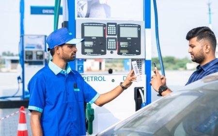 Carry Cash for Fuel? Petrol Dealers Oppose Proposed ₹5 UPI Charge