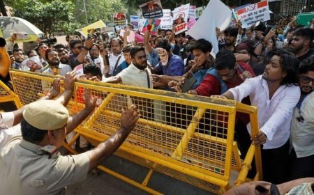 Ex-Home Secretary G K Pillai, Najeeb Jung, Yogendra Yadav Target CEC Over SIR, EC Functioning